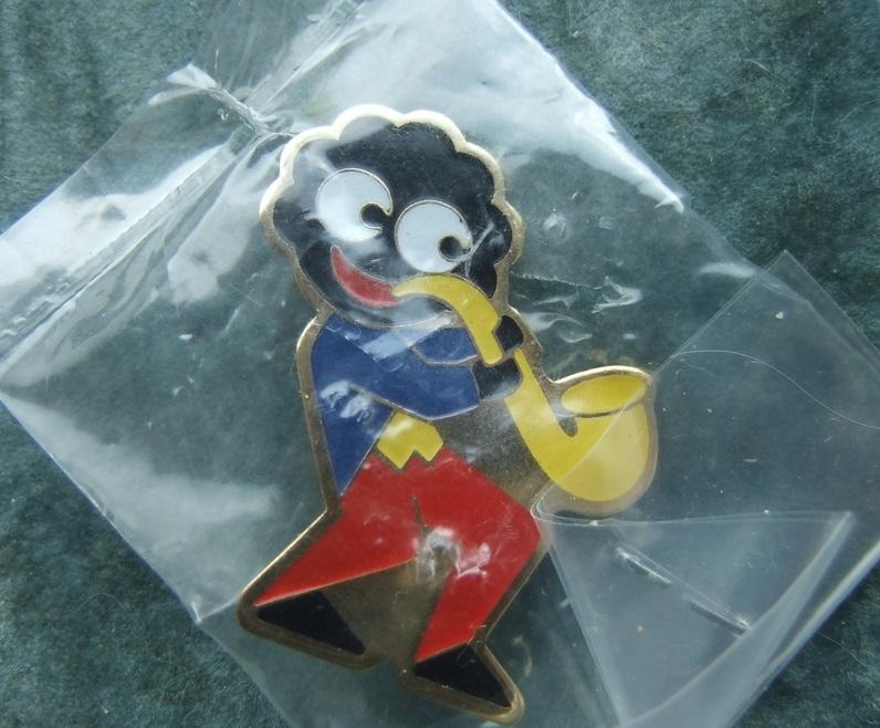 Robertsons Golly Badge 1998 Set Saxophonist