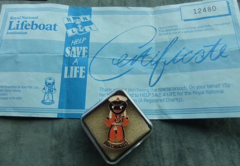 Robertsons golly badge Lifeboatman with certificate