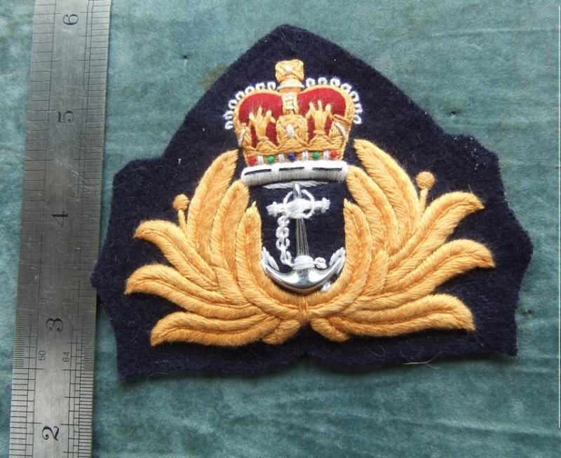 Royal Navy Officers Cap Badge Queens Crown