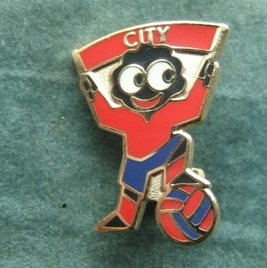 Golly Footballer City Red Blue Kit Badge Non Robertsons issue