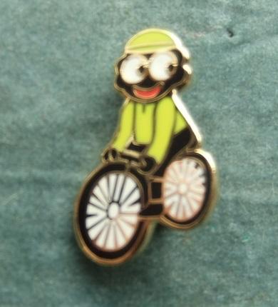 Golly Cyclist Yellow Shirt Badge Non Robertsons issue