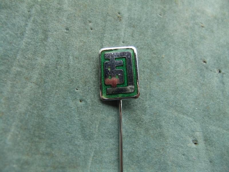 Ford 6D Fordson Tractor Engine Badge vehicles