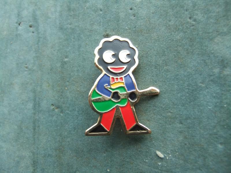 Robertsons Golly Badge GUITARIST GUITAR 1980S
