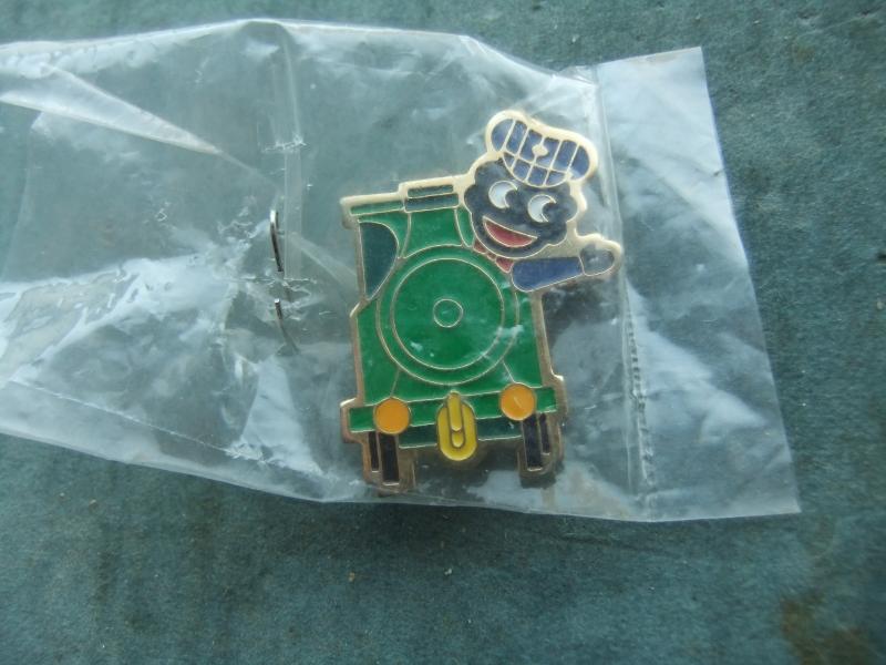 Robertsons Golly badge train engine driver badge ALL YELLOW 1980s