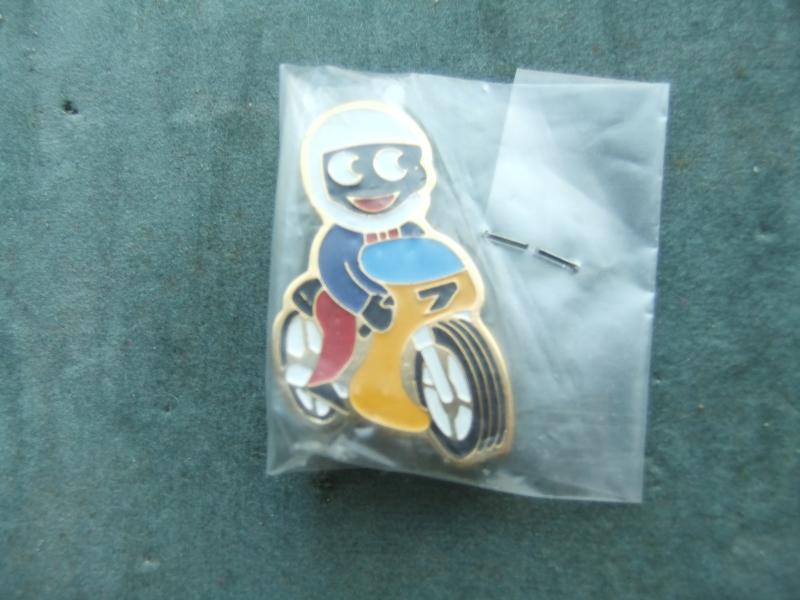 Robertsons Golly badge brooch Motorcycle Motorcyclist 1980s