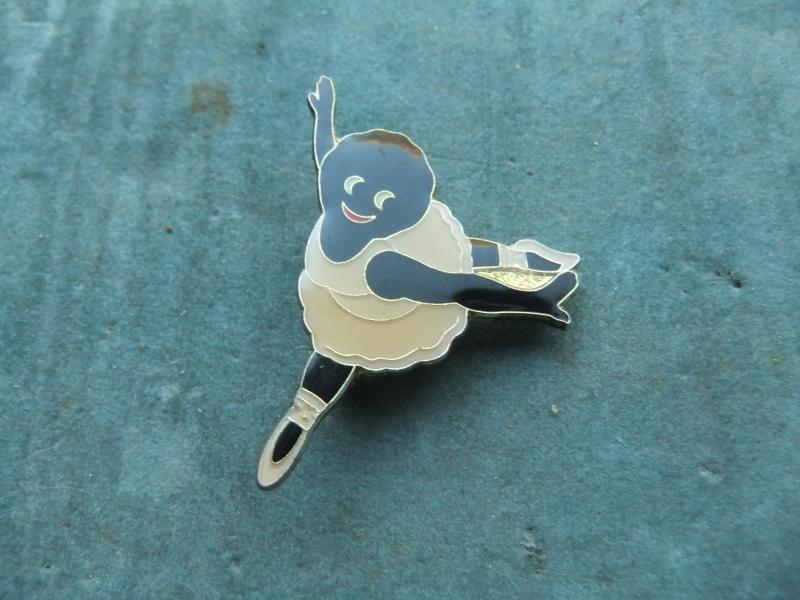 Robertsons golly badge ballet dancer 1993 94 large acrylic