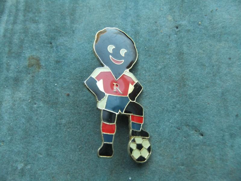 Robertsons golly badge Footballer VARIANT 1993 94 large acrylic