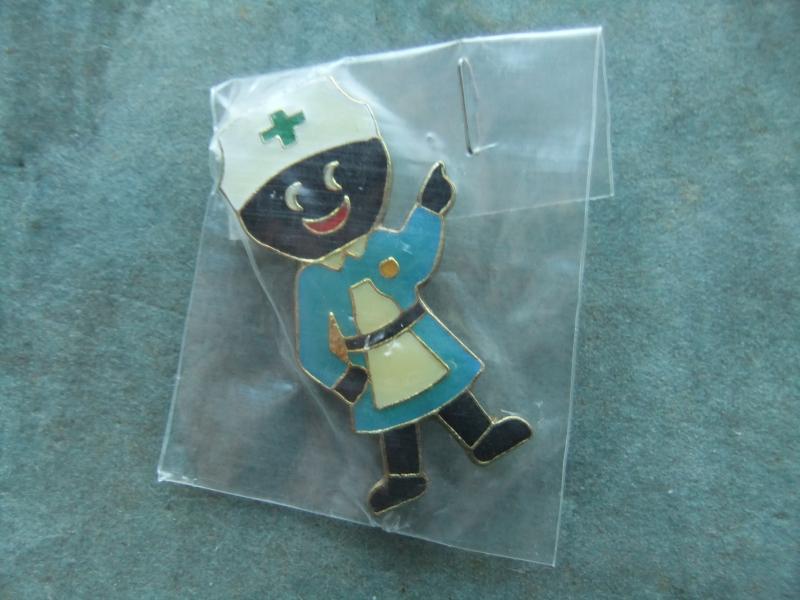 Robertsons golly badge Nurse 1993 94 large acrylic GREEN x